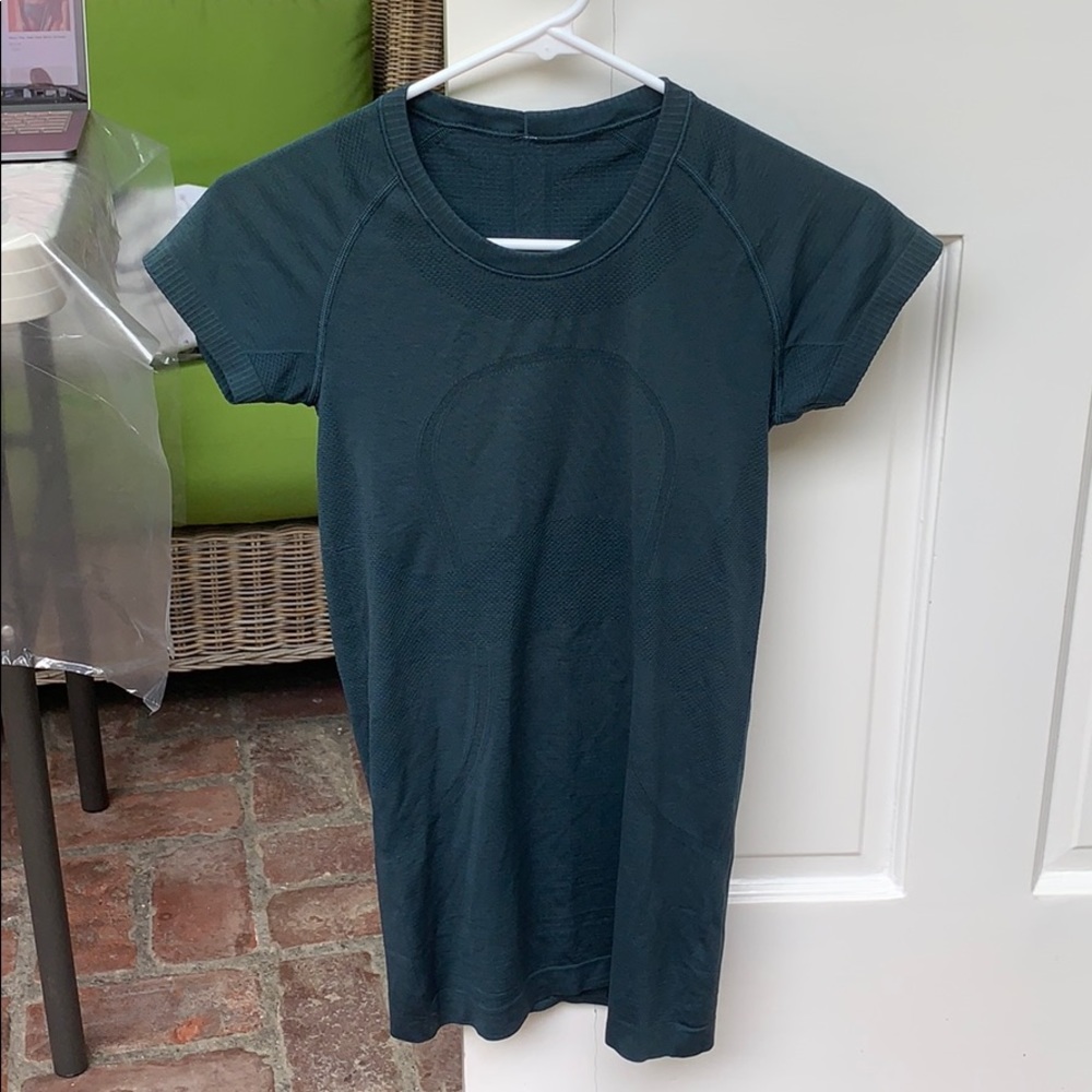 Lululemon swiftly tech short sleeve